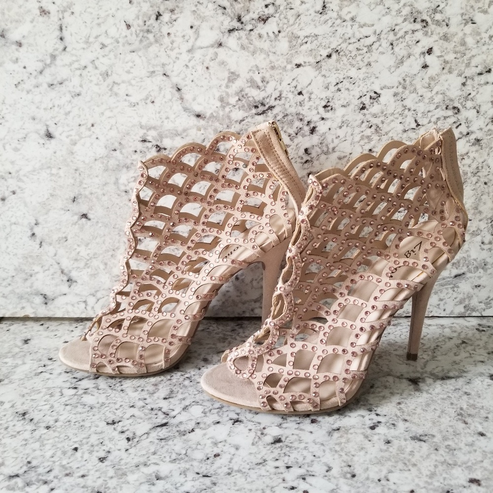🌻Zigi soho heels nude